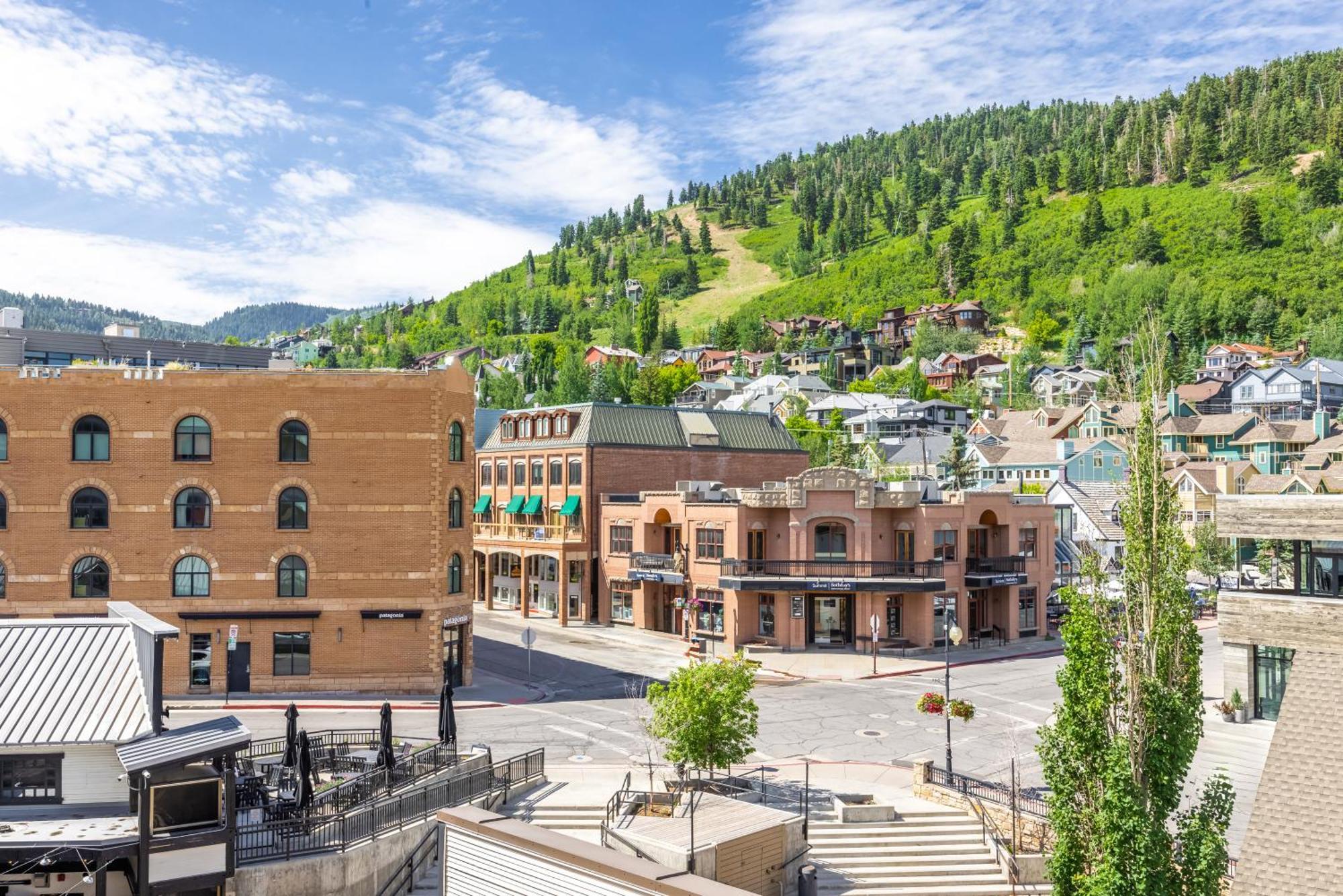Main & Sky Villa Park City Luaran gambar